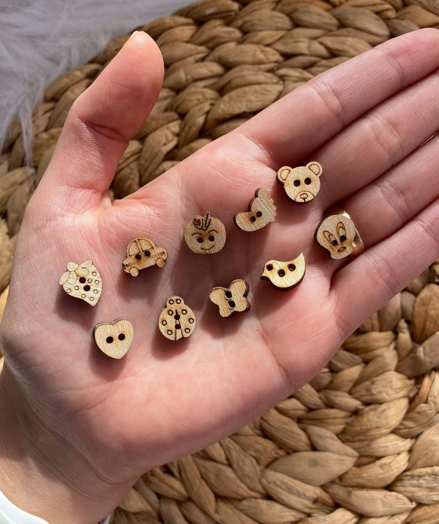 Figürlü Ahşap Düğme Modelli