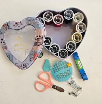 Kalpli Teneke Kutulu Dikiş Seti