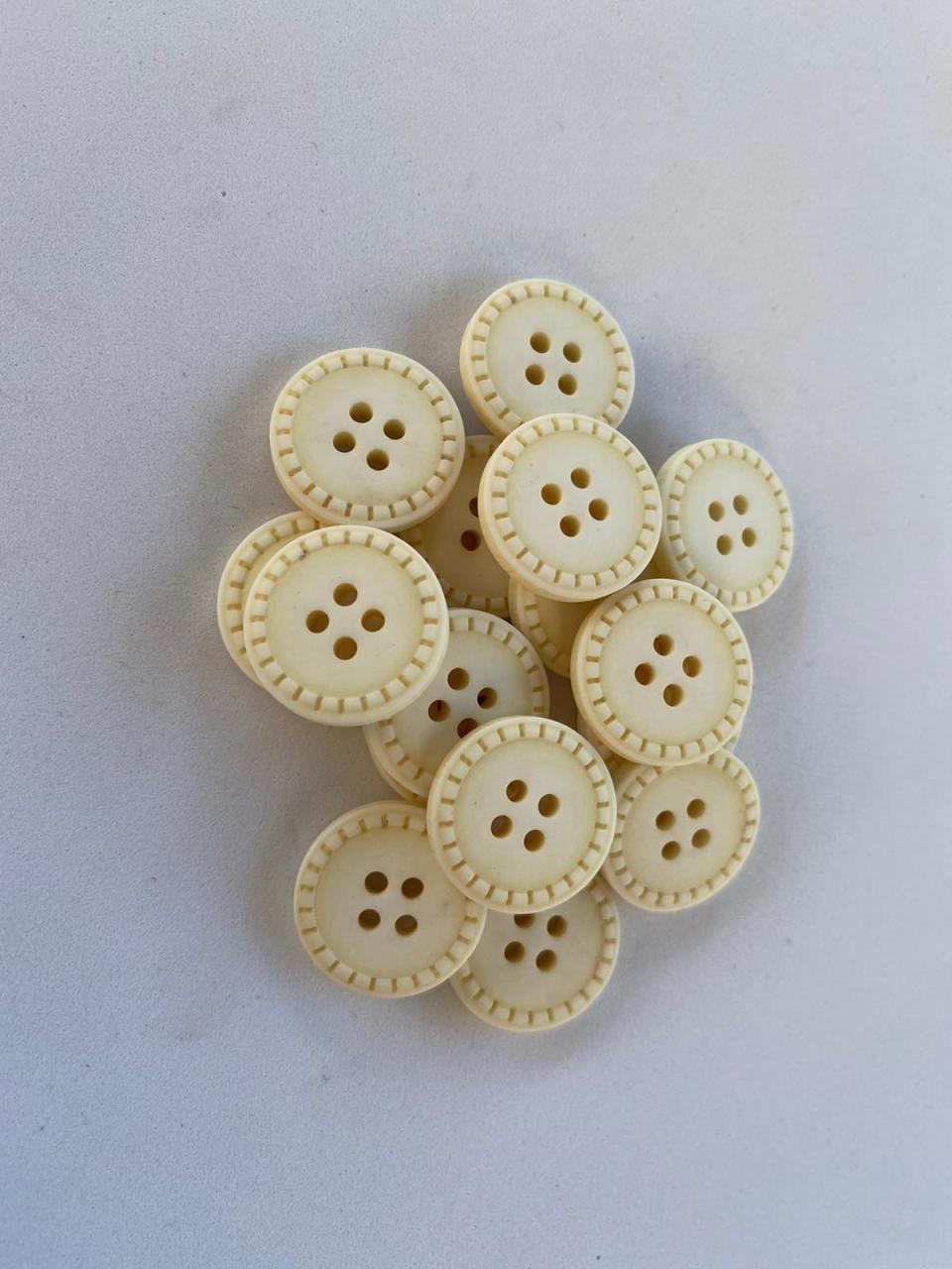Renkli Eskitme Ahşap Düğme (1.5 cm) Krem