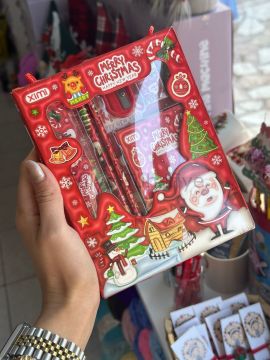 Yılbaşı Çocuk Kırtasiye Seti Kırmızı
