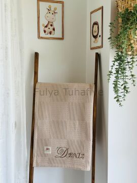 Çift Taraflı Kişiye Özel Isim Nakışlı Waffle Pike & Müslin Bebek Battaniyesi 90X100 CM