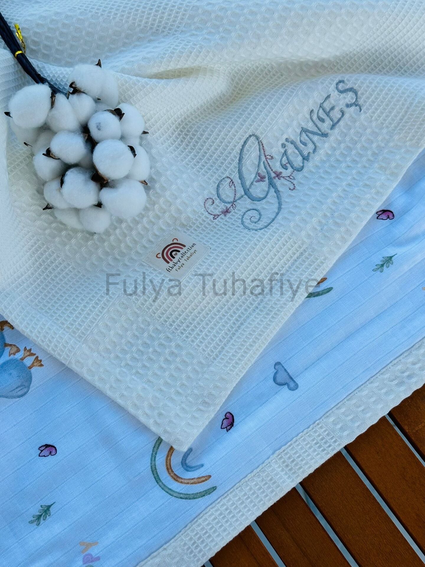 Çift Taraflı Kişiye Özel Isim Nakışlı Waffle Pike & Müslin Bebek Battaniyesi 90X100 CM Gri Ördek
