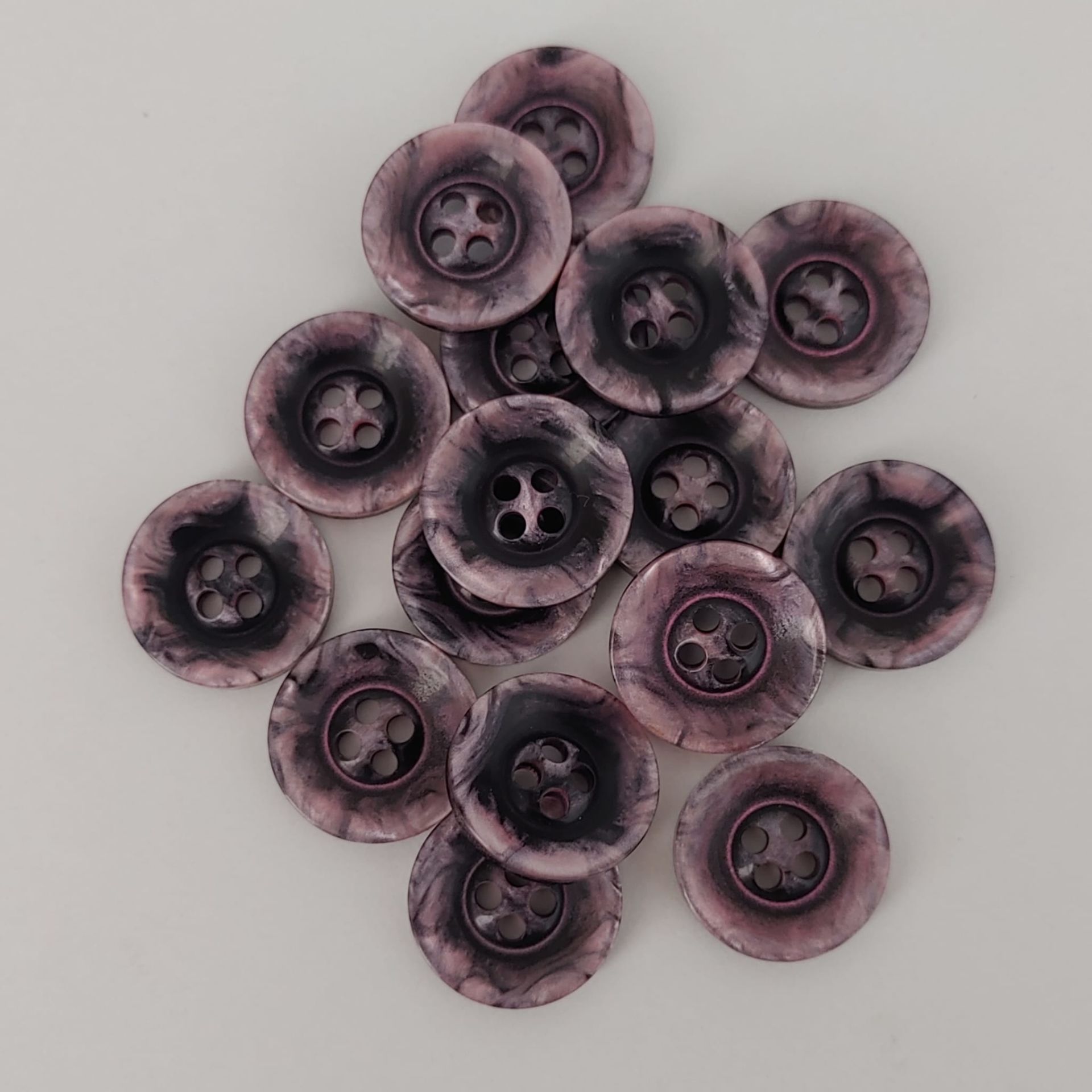 Sedef Görünümlü Polyester Düğme (2 cm)