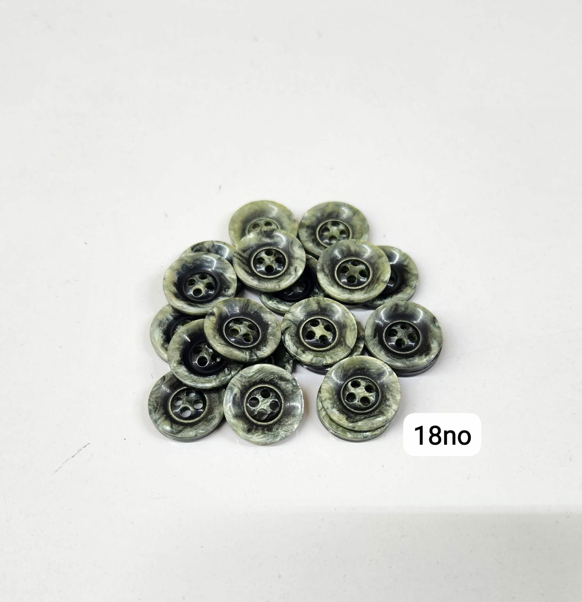 Sedef Görünümlü Polyester Düğme (2 cm) 18 No