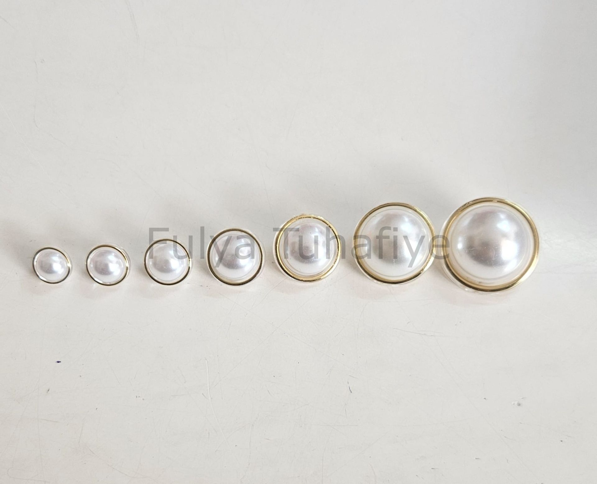 Gold Detay İnci Düğme