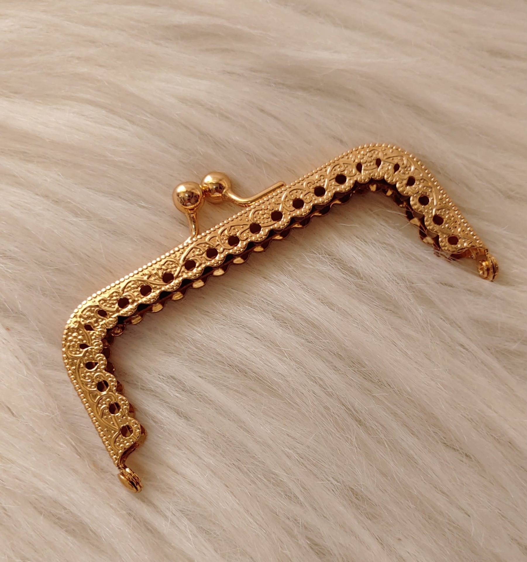 Çanta Ve Cüzdan Klipsi Kare model 10 cm gold renk